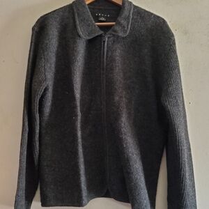 Revue 100% Wool. Dark  Gray Coat Size XL.